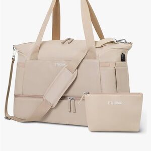 ETRONIX weekender travel bag with MUSB charging cord. NWOT